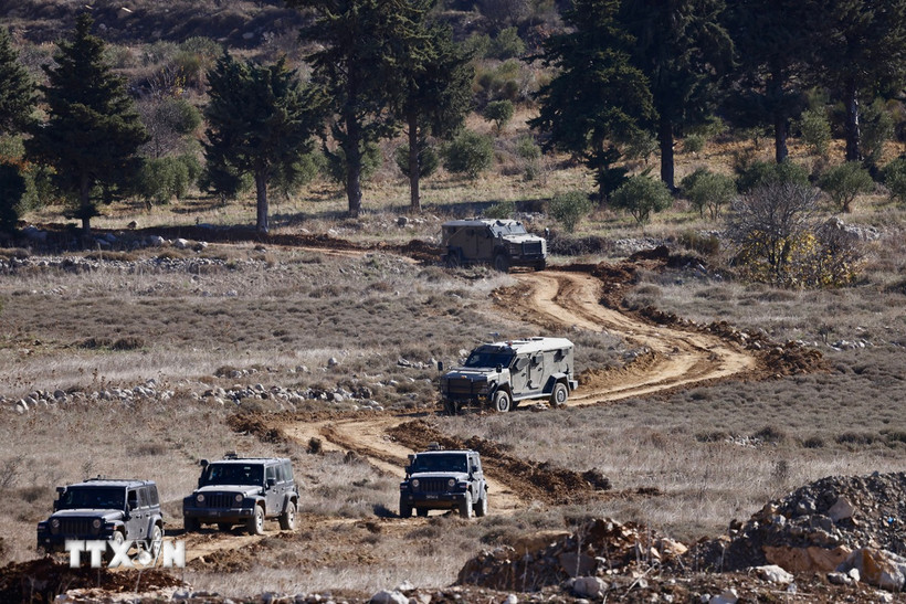 Binh sĩ Israel được tăng cường tới vùng đệm giáp giới với Syria trên cao nguyên Golan, ngày 9/12/2024. (Ảnh: THX/TTXVN)