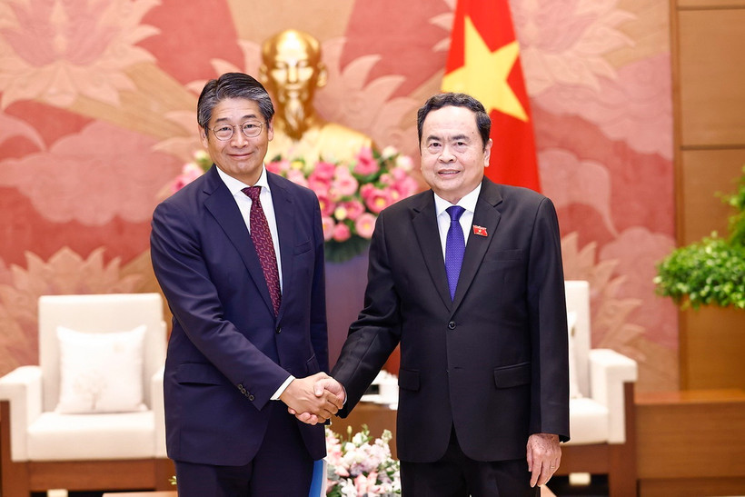 Chủ tịch Quốc hội Trần Thanh Mẫn tiếp Đại sứ Nhật Bản tại Việt Nam Ito Naoki. (Ảnh: Doãn Tấn/TTXVN)