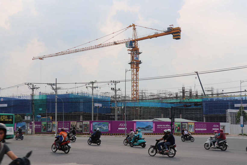 Công trình trung tâm thương mại hơn 1.000 tỷ đồng của Aeon tại thành phố Tân An, Long An dự kiến sẽ khánh thành vào năm 2025. (Ảnh: Minh Hưng/TTXVN)