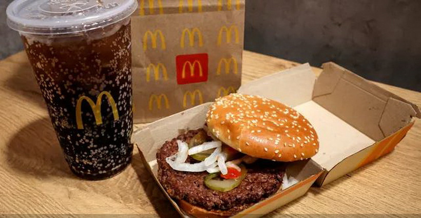 Các nhà hàng McDonald's tại 13 bang bị ảnh hưởng đã tạm thời đưa sản phẩm Quarter Pounder ra khỏi thực đơn, mặc dù các món khác, trong đó có các loại burger thịt bò khác, vẫn được bán. (Nguồn: USA Today)