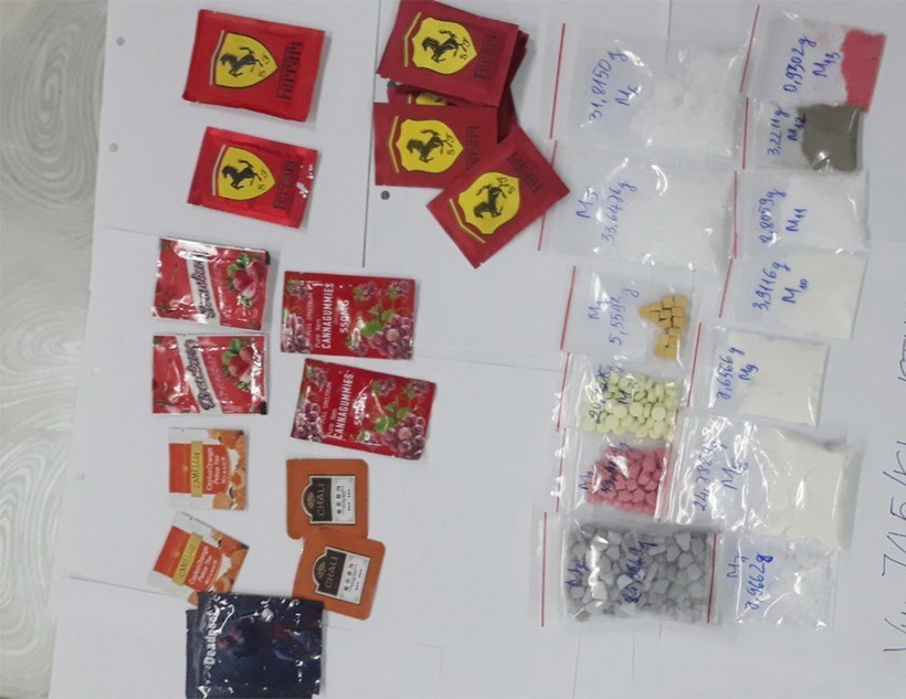 Tang vật công an thu giữ. (Ảnh: TTXVN phát)