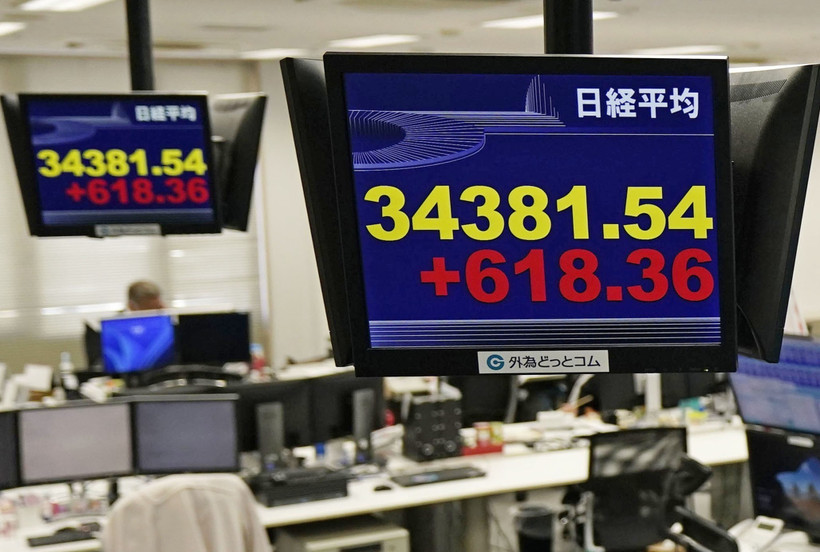 Bảng chỉ số chứng khoán tại Tokyo, Nhật Bản. (Ảnh: Kyodo/TTXVN)