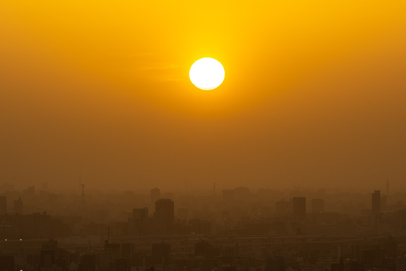 Theo dự báo, hiệu ứng El Nino sẽ đạt đỉnh điểm vào tháng Một và sẽ tiếp tục cho đến mùa Xuân năm 2024.. (Ảnh: AFP/TTXVN)