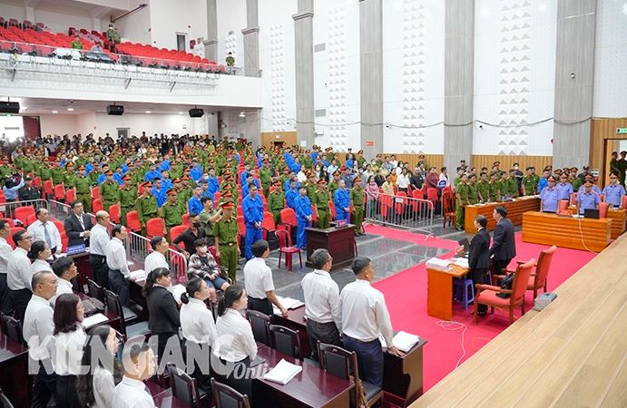 Quang cảnh phiên tòa. (Nguồn: Báo Kiên Giang)