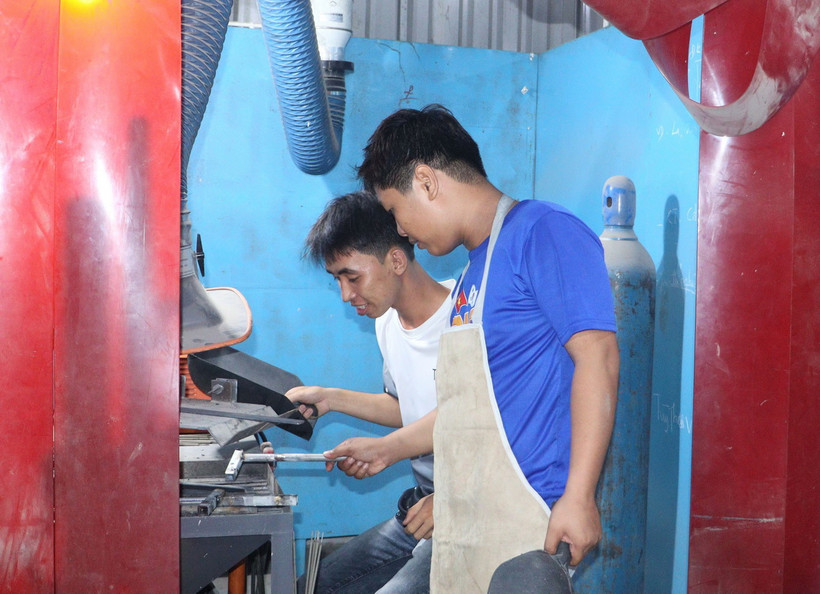 Bến Tre đã đạt được nhiều kết quả tích cực, góp phần giải quyết việc làm, tạo thu nhập và nâng cao trình độ tay nghề cho người lao động trên địa bàn. (Ảnh: Lê Thúy Hằng/TTXVN)