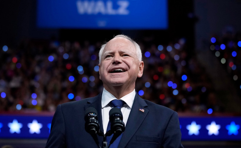 Ứng viên đảng Dân chủ, Phó Tổng thống Mỹ Kamala Harris xác nhận chọn ông Tim Walz là người đồng hành tranh cử trong cuộc đua vào Nhà Trắng tháng 11 tới. (Ảnh: ABC7NY/TTXVN)