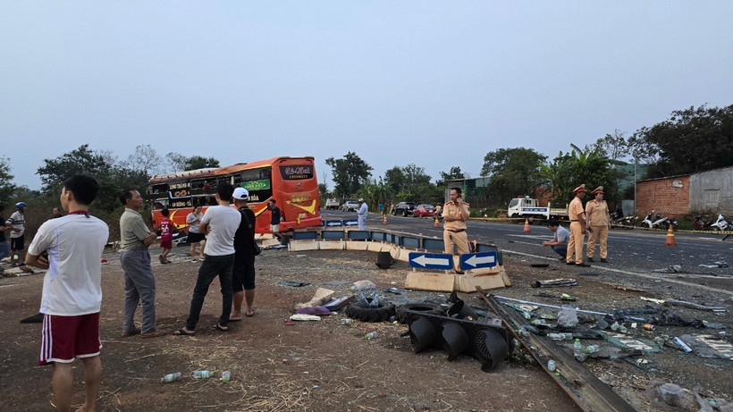 Hiện trường vụ tai nạn. (Ảnh: TTXVN phát)