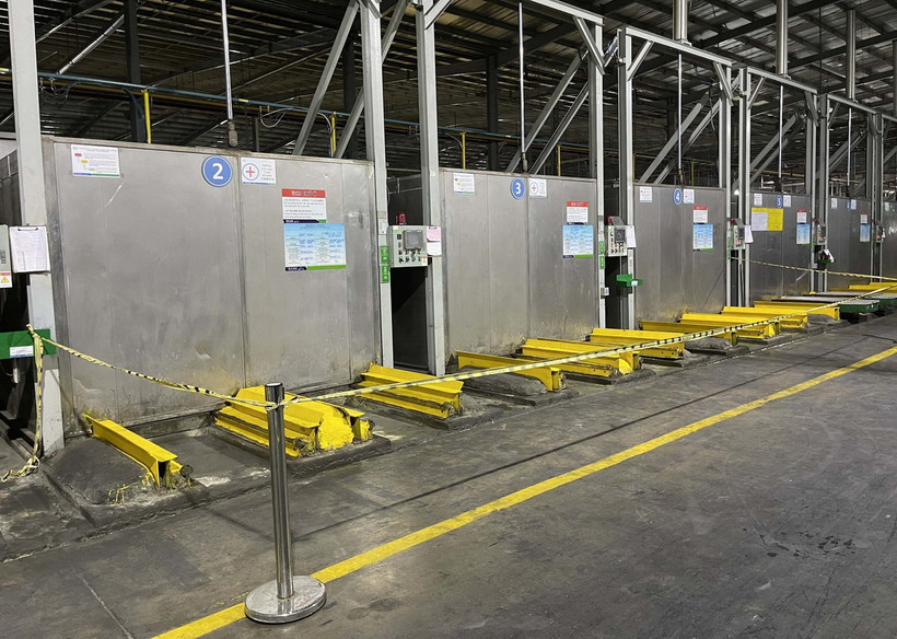 Hiện trường vụ tai nạn lao động nơi chị V.T.N.A (ngụ TP.Hồ Chí Minh), công nhân Công ty Leoch Super Power - Khu Công nghiệp Becamex Bình Phước tử vong chiều tối 25/5. (Ảnh: TTXVN phát)