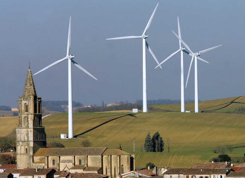 Trang trại điện gió ở gần Toulouse, Pháp. Ảnh: AFP/TTXVN
