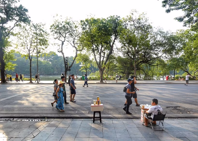 Thủ đô Hà Nội có mưa nhỏ vài nơi, sáng sớm sương mù nhẹ, trưa chiều giảm mây trời nắng. (Ảnh: Tuấn Đức/TTXVN)