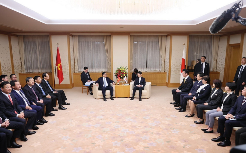 Thủ tướng Phạm Minh Chính tiếp ông Yamamoto Ichita, Thống đốc tỉnh Gunma. (Ảnh: Dương Giang/TTXVN)