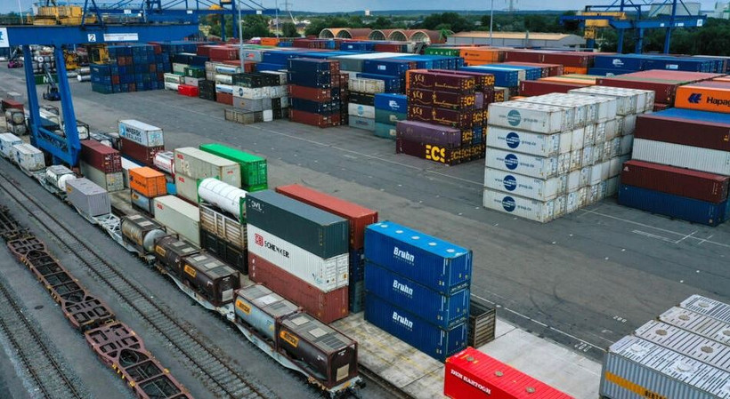 EU lo ngại Trung Quốc đang ưu tiên các nhà cung cấp trong nước khi mua sắm thiết bị y tế. (Nguồn: AFP)