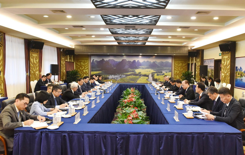 Bộ trưởng Ngoại giao Bùi Thanh Sơn tiếp ông Lưu Ninh, Bí thư Đảng ủy Khu tự trị dân tộc Choang Quảng Tây, Trung Quốc. (Ảnh: Thanh Dương/TTXVN)