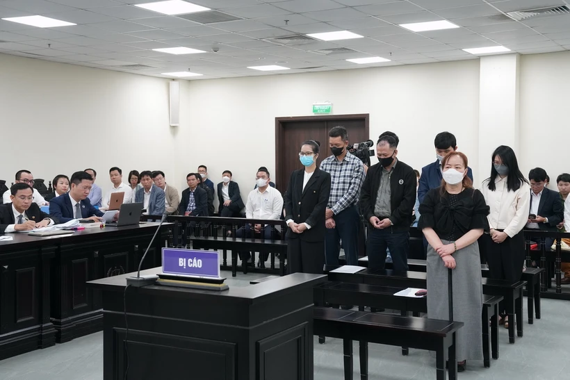 Các bị cáo tại phiên tòa xét xử hôm 9/4. (Ảnh: Kim Anh/TTXVN)