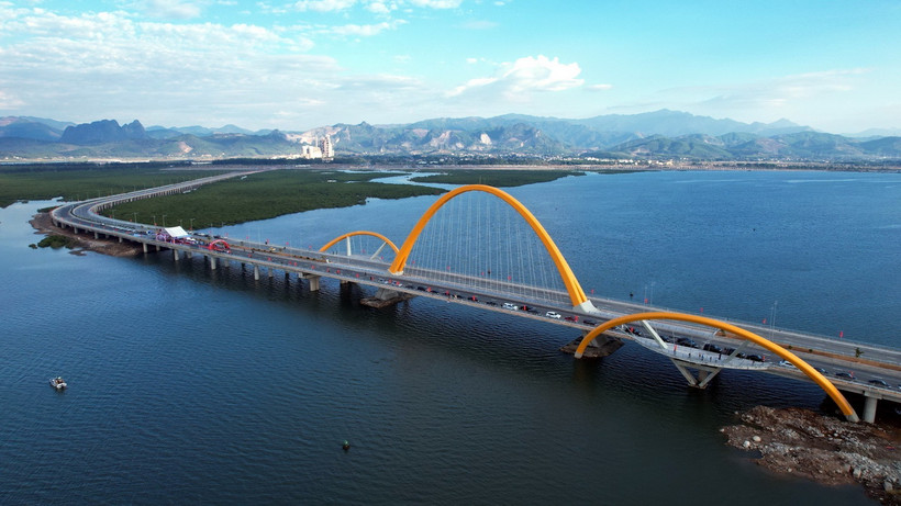 Tăng trưởng GRDP (tổng sản phẩm trên địa bàn) quý 1/2024 của Quảng Ninh ước tăng 8,79%. (Ảnh: Thanh Vân/TTXVN)