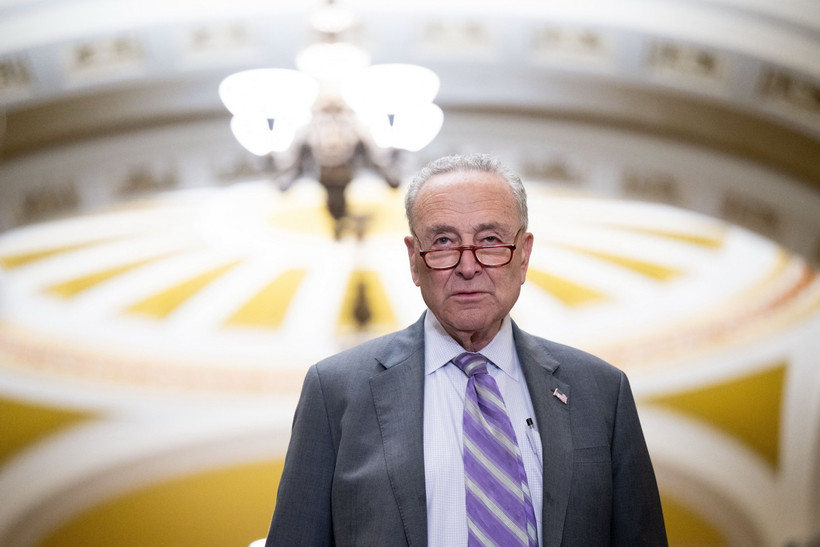 Lãnh đạo phe đa số tại Thượng viện Mỹ, ông Chuck Schumer nhấn mạnh các nghị sĩ Dân chủ và Cộng hòa đã đưa ra quyết định đúng đắn vì sự an toàn của nước Mỹ. (Ảnh: AFP/TTXVN)