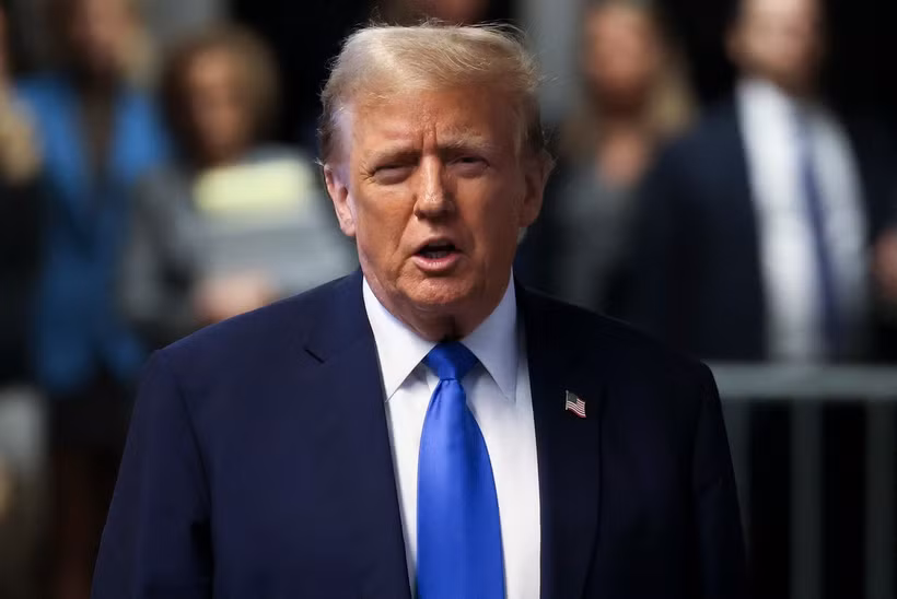 Cựu Tổng thống Mỹ Donald Trump trong cuộc họp báo tại Tòa án hình sự Manhattan ở New York ngày 22/4/2024. (Ảnh: AFP/TTXVN)