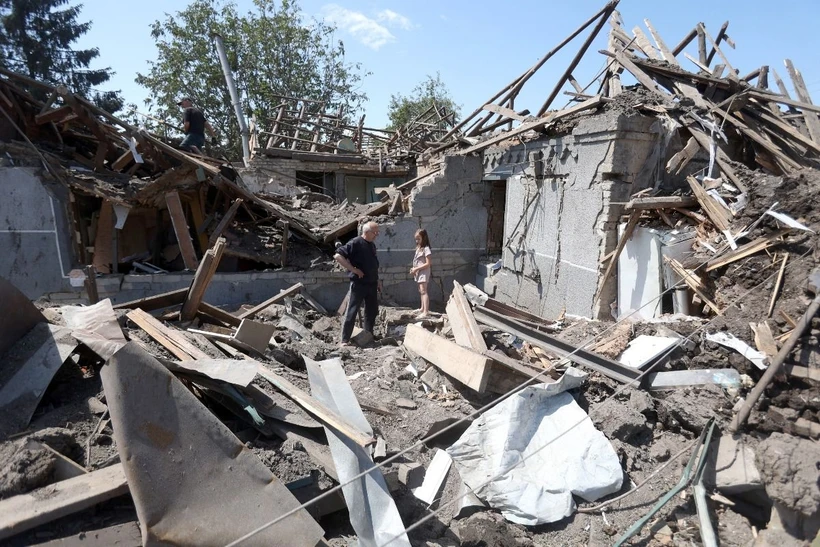 Những ngôi nhà bị phá hủy do xung đột tại Kramatorsk, Ukraine, ngày 14/6/2023. (Ảnh: AFP/TTXVN)