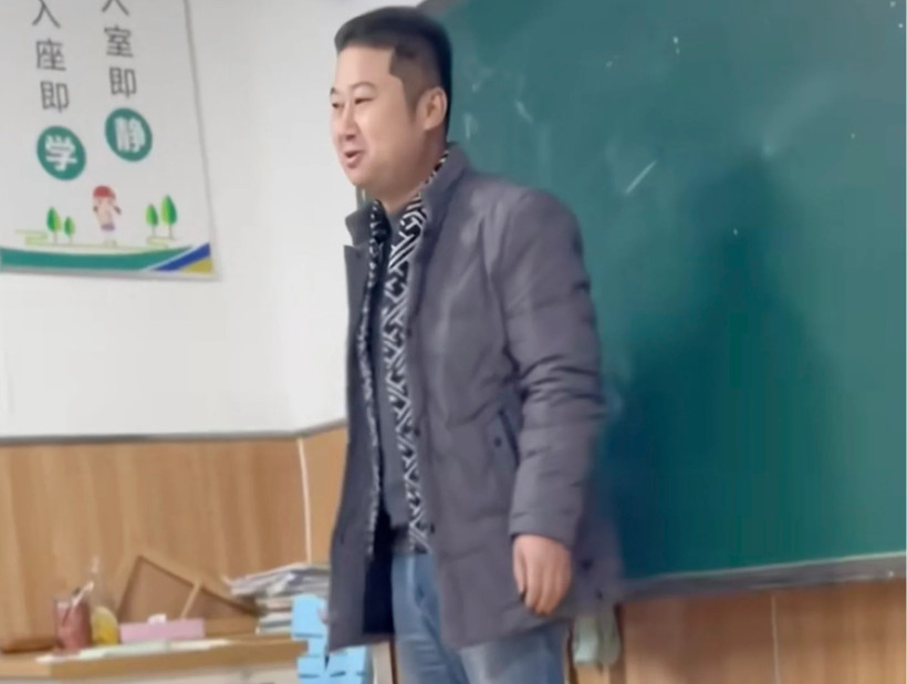 Ông bố nói với rằng cậu con trai có tâm lý vững vàng và đang tiến bộ từng ngày. (Nguồn: Douyin)