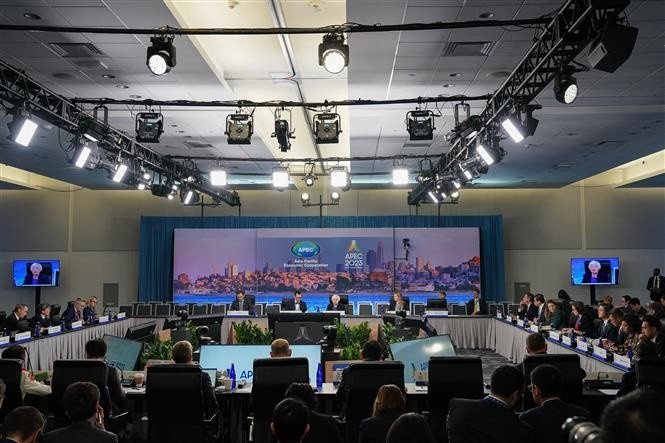 Bộ trưởng Tài chính Mỹ Janet Yellen phát biểu tại phiên họp thứ nhất Hội nghị Bộ trưởng Tài chính các nền kinh tế thành viên APEC ở San Francisco, California (Mỹ) ngày 13/11/2023. (Ảnh: AFP/TTXVN)