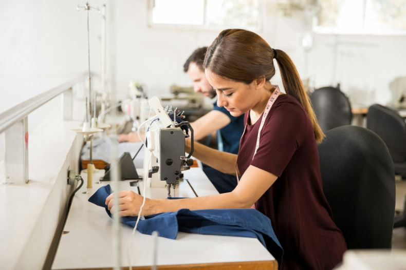 EU đạt thỏa thuận tạm thời về cấm nhập khẩu các sản phẩm do lao động cưỡng bức sản xuất vào thị trường chung châu Âu. (Nguồn; Eureporter)