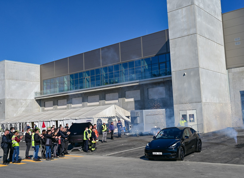 Nhà máy của hãng sản xuất ôtô điện Tesla ở Gruenheide, Đức. (Ảnh: AFP/TTXVN)