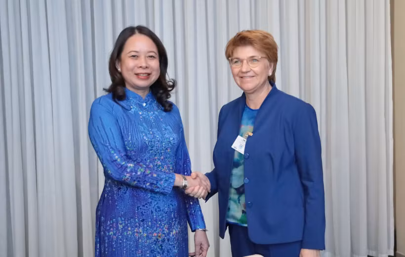 Phó Chủ tịch nước Võ Thị Ánh Xuân gặp Tổng thống Thụy Sỹ Viola Amherd. (Ảnh: Thanh Tuấn/TTXVN)