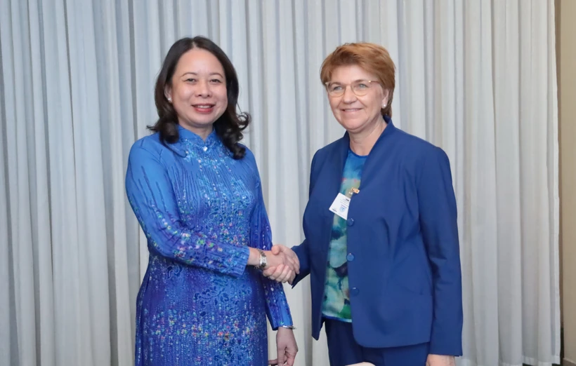 Phó Chủ tịch nước Võ Thị Ánh Xuân gặp Tổng thống Thụy Sỹ Viola Amherd. (Ảnh: Thanh Tuấn/TTXVN)