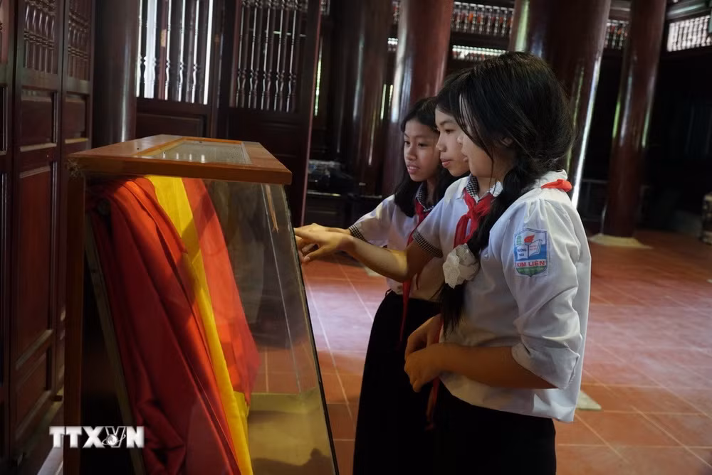 ttxvn-khu-di-tich-quoc-gia-dac-biet-kim-lien-3.jpg