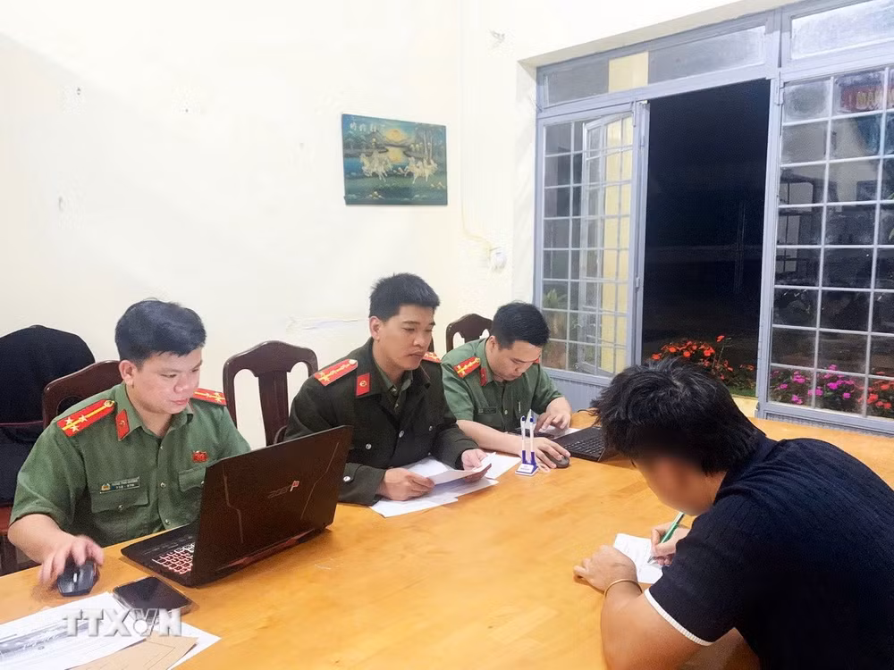 ttxvn-lam-dong-dua-tin-sai-ve-thien-tai-1.jpg