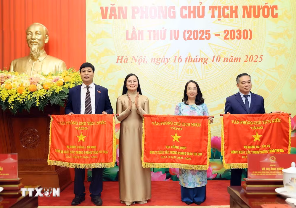 ttxvn-dai-hoi-thi-dua-yeu-nuoc-van-phong-chu-tich-nuoc-3.jpg