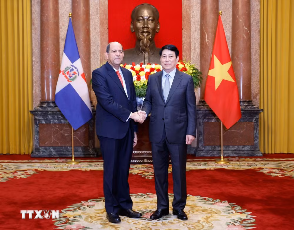 ttxvn-chu-tich-nuoc-luong-cuong-tiep-dai-su-dominicana-trinh-quoc-thu-4.jpg