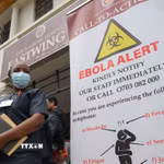 Bảng thông tin cảnh báo dịch Ebola tại bệnh viện Nairobi ở thủ đô Nairobi, Kenya. (Ảnh: THX/TTXVN phát)