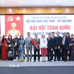 Ban Chấp hành Hội hữu nghị Việt Nam-Tây Ban Nha nhiệm kỳ 2026-2031 ra mắt Đại hội. (Ảnh: An Đăng/TTXVN)