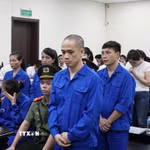 Các bị cáo tại phiên tòa. (Ảnh: Kim Anh/TTXVN)