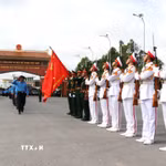 Cán bộ, chiến sỹ các Đội K lên đường sang Campuchia, thực hiện nhiệm vụ chính trị đặc biệt và nghĩa tình sâu nặng giữa hai dân tộc Việt Nam-Campuchia. (Ảnh: Bùi Giang/TTXVN)