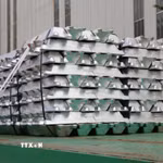 Sản phẩm nhôm thỏi được sản xuất tại Nhà máy Điện phân nhôm Đắk Nông (Khu công nghiệp Nhân Cơ, xã Nhân Cơ, tỉnh Lâm Đồng). (Ảnh: Nguyễn Huy Thành/TTXVN)