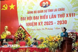 Bí thư Tỉnh ủy, Chủ tịch HĐND, Trưởng đoàn Đoàn biểu Quốc hội tỉnh, Bí thư Đảng ủy Quân sự tỉnh Lai Châu khóa XVI Giàng Páo Mỷ phát biểu tại Đại hội. (Ảnh: TTXVN phát)
