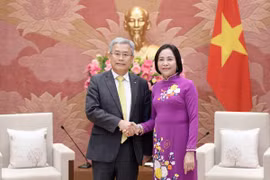 Phó Chủ tịch Quốc hội Nguyễn Thị Thanh tiếp Chủ tịch kiêm Tổng Giám đốc Tập đoàn Điện lực Hàn Quốc. (Nguồn: Cổng Thông tin điện tử Quốc hội Việt Nam)