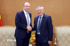 Phó Thủ tướng Thường trực Nguyễn Hòa Bình tiếp Tổng Giám đốc Tập đoàn Haeco Richard Sell. (Ảnh: Phạm Kiên/TTXVN)