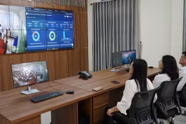 Hệ thống giám sát, thống kê dữ liệu của Trung tâm hành chính công phường Ngũ Hành Sơn. (Ảnh: Quốc Dũng/TTXVN)