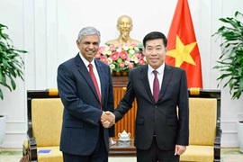 Thứ trưởng Bộ Ngoại giao Nguyễn Mạnh Cường tiếp ông Shri Periasamy Kumaran, Thứ trưởng phụ trách khu vực phương Đông, Bộ Ngoại giao Ấn Độ. (Nguồn: Thế giới và Việt Nam)