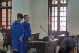 Hai bị cáo tại tòa. (Nguồn: Báo Quảng Trị)