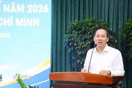 Ông Nguyễn Khắc Hoàng, Trưởng Thống kê Thành phố Hồ Chí Minh, báo cáo kết quả Tổng điều tra kinh tế năm 2026. (Ảnh: Liên Sơn/TTXVN)
