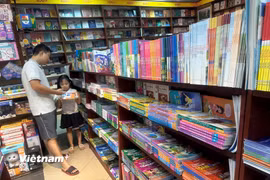 Một cửa hàng bán sách. (Nguồn: Vietnam+)
