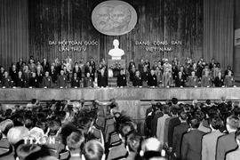 Đại hội lần thứ V của Đảng: Xây dựng chủ nghĩa xã hội và bảo vệ Tổ quốc XHCN