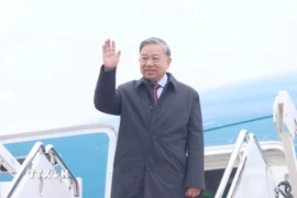 Tổng Bí thư Tô Lâm đến sân bay quân sự Andrews, thủ đô Washington D.C. (Ảnh: Thống Nhất/TTXVN)