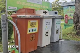 Một điểm phân loại rác được bố trí tại các khu dân cư. (Ảnh: Văn Dũng/TTXVN)