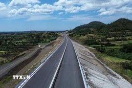 Dự án thành phần đoạn Chí Thạnh-Vân Phong. (Ảnh: Quốc Khánh/TTXVN)