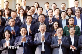 Tổng Bí thư Tô Lâm, Thủ tướng Phạm Minh Chính và các đại biểu. (Ảnh: Thống Nhất/TTXVN)